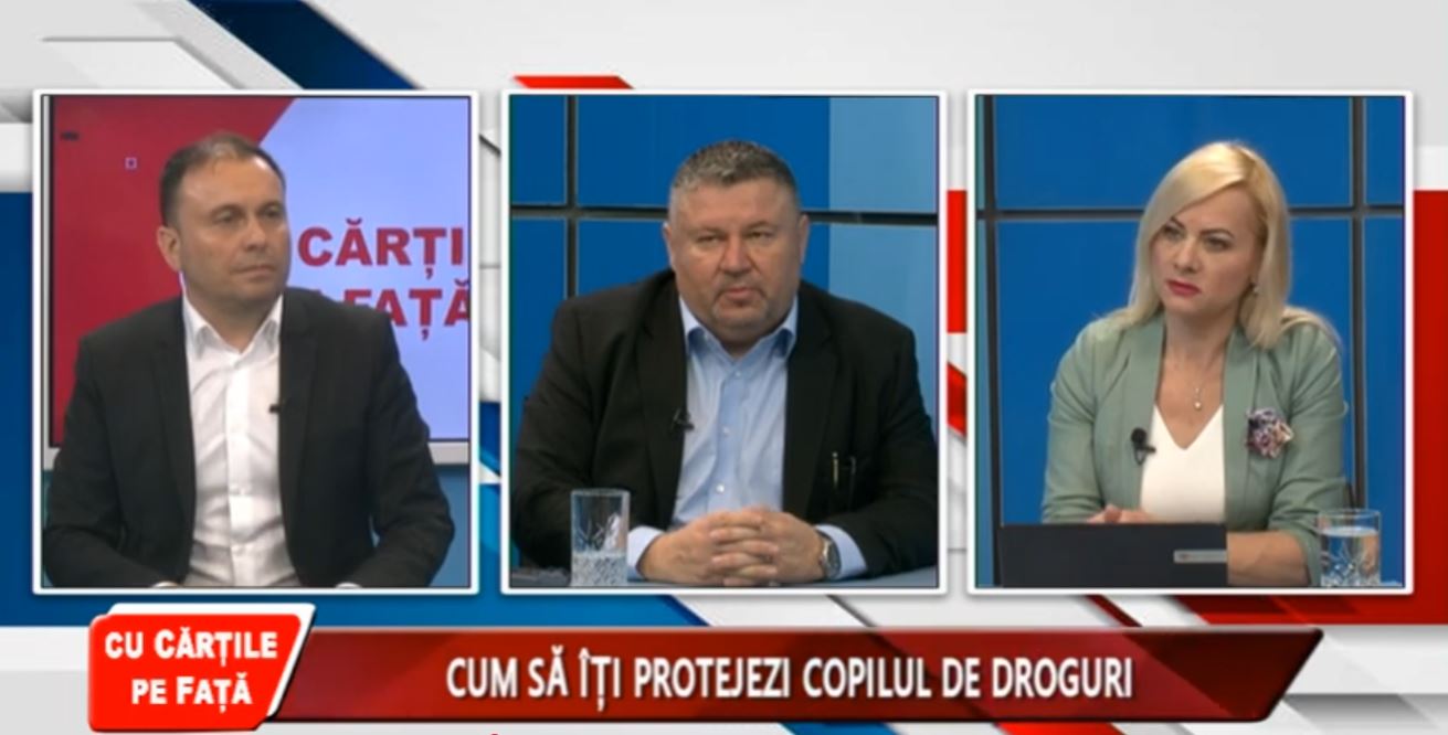 CU CĂRȚILE PE FAȚĂ - CUM SĂ ÎȚi PROTEJEZI COPILUL DE DROGURI