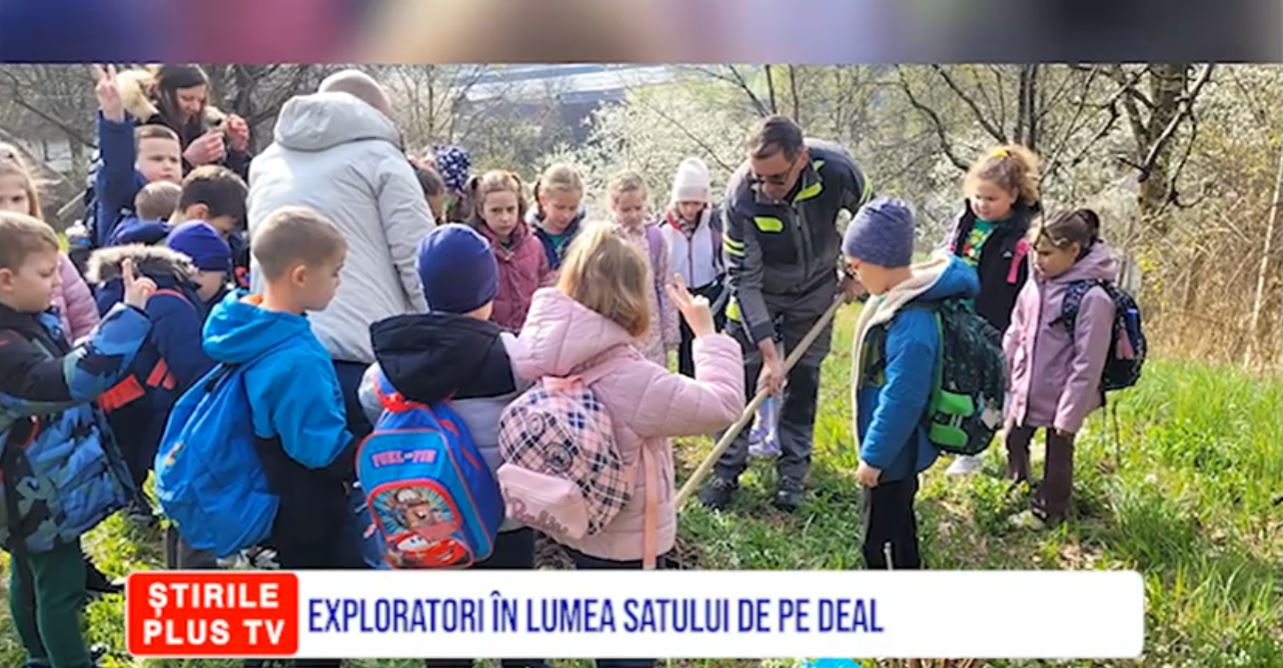 EXPLORATORI ÎN LUMEA SATULUI DE PE DEAL