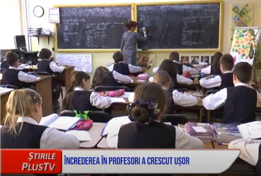 ÎNCREDEREA ÎN PROFESORI A CRESCUT UȘOR