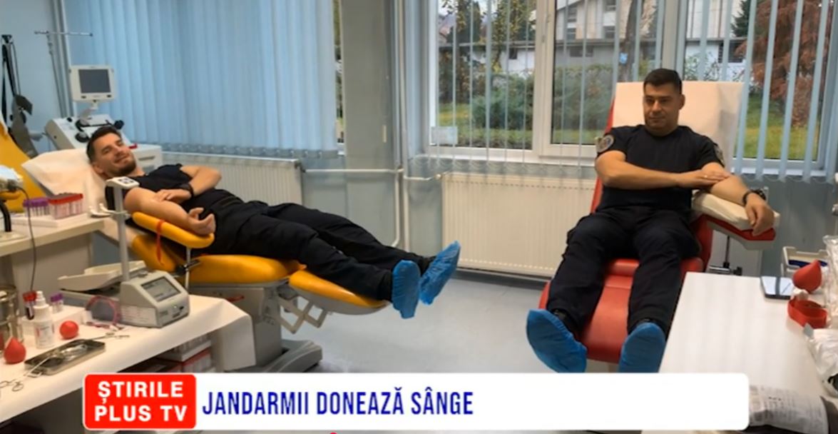 JANDARMII DONEAZĂ SÂNGE