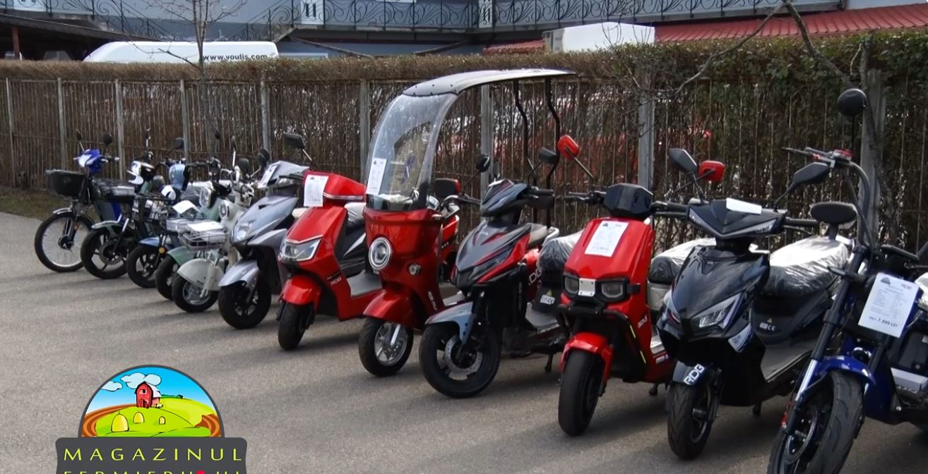 MAGAZINUL FERMIERULUI - SCUTERE