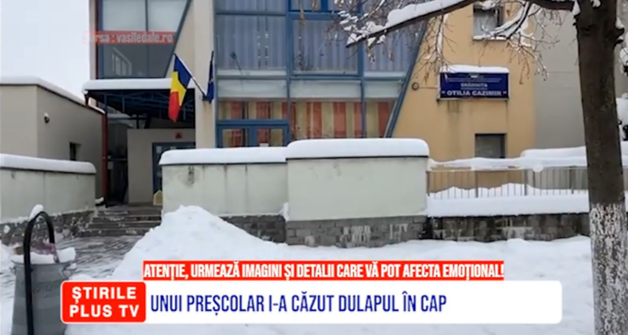 UNUI PREȘCOLAR I-A CĂZUT DULAPUL ÎN CAP